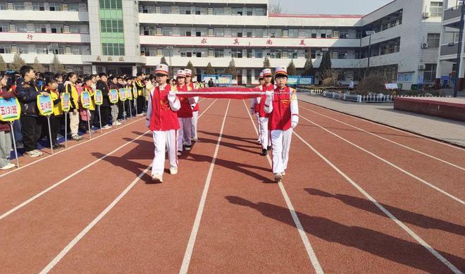 巨鹿县小学领导团队的教育理念与实践探索